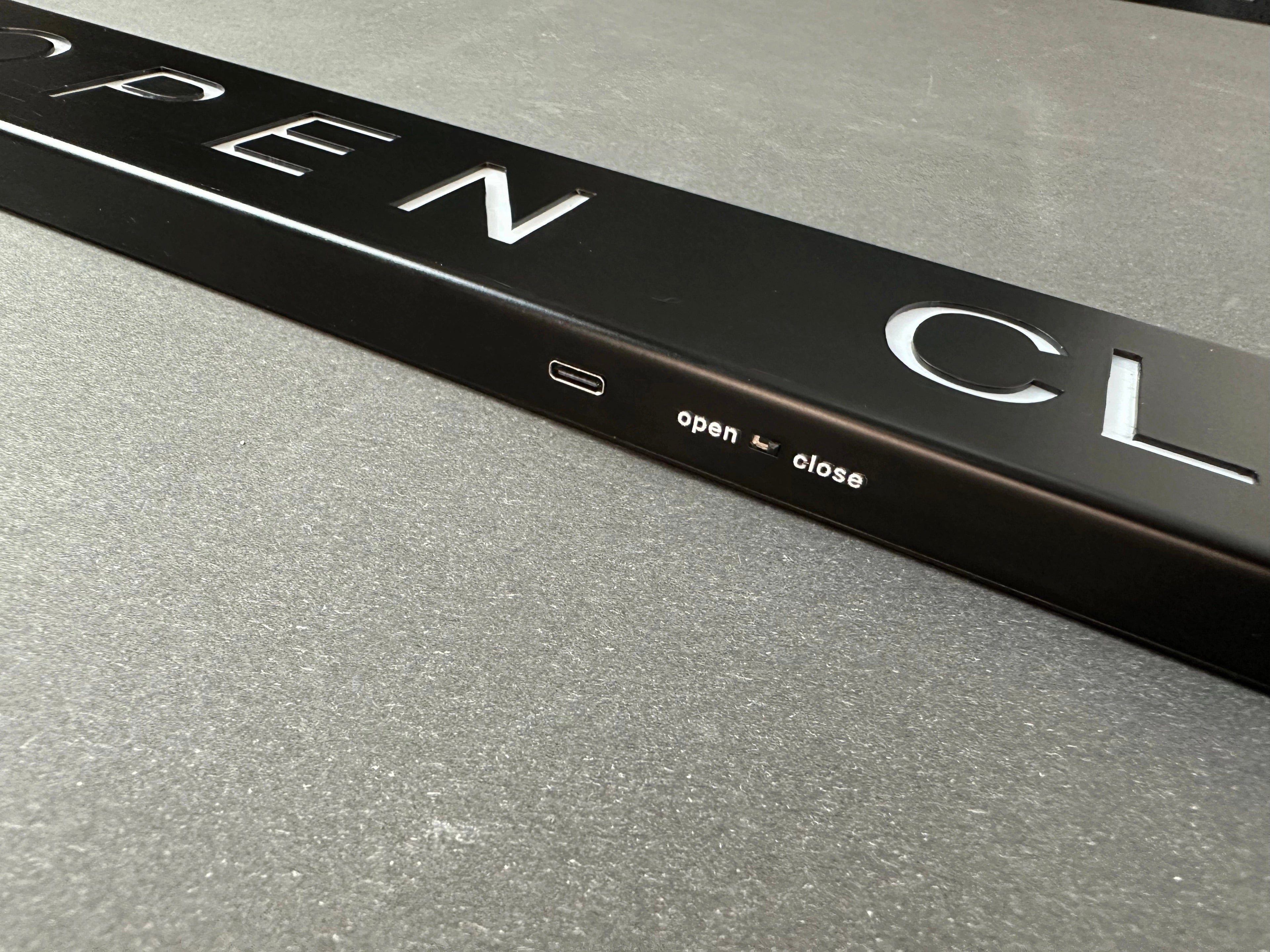 LED Open Closed Sign – RGB Business Sign with Remote Control